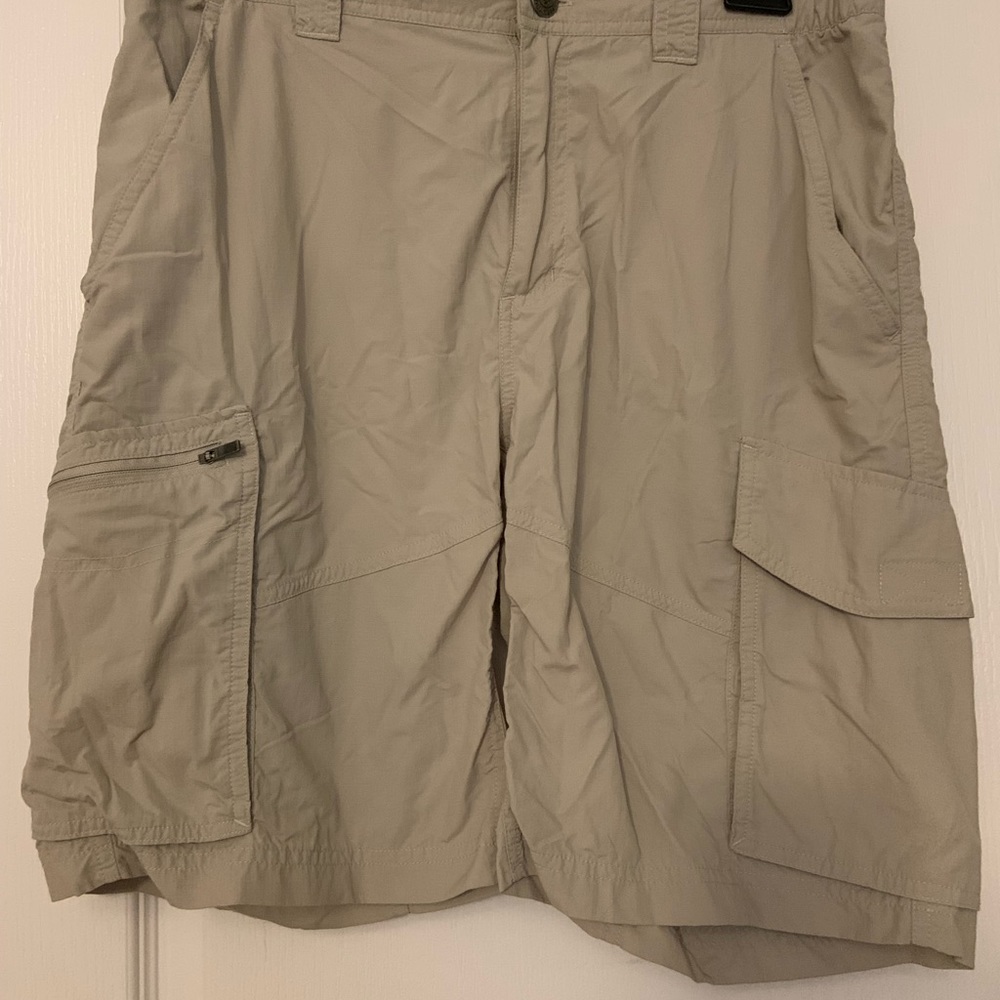 Columbia mens shorts Size 32W